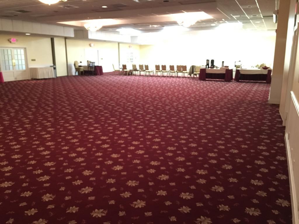 Отель Ramada Conference Center Моргантаун Экстерьер фото