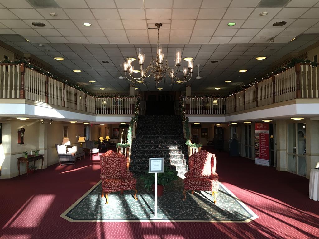 Отель Ramada Conference Center Моргантаун Экстерьер фото