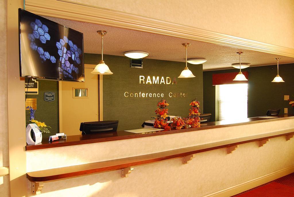 Отель Ramada Conference Center Моргантаун Экстерьер фото