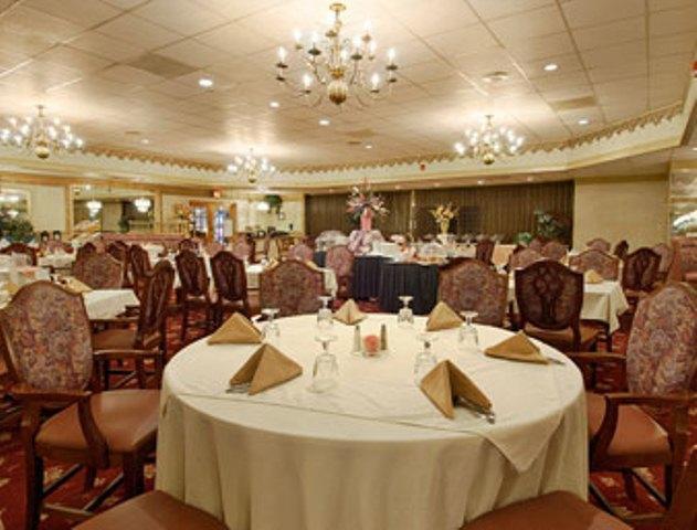 Отель Ramada Conference Center Моргантаун Ресторан фото